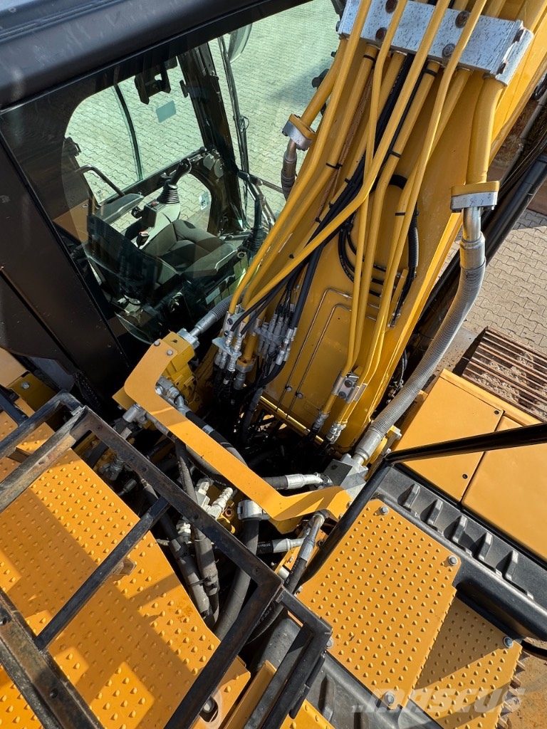 CAT 320 Rupsgraafmachines