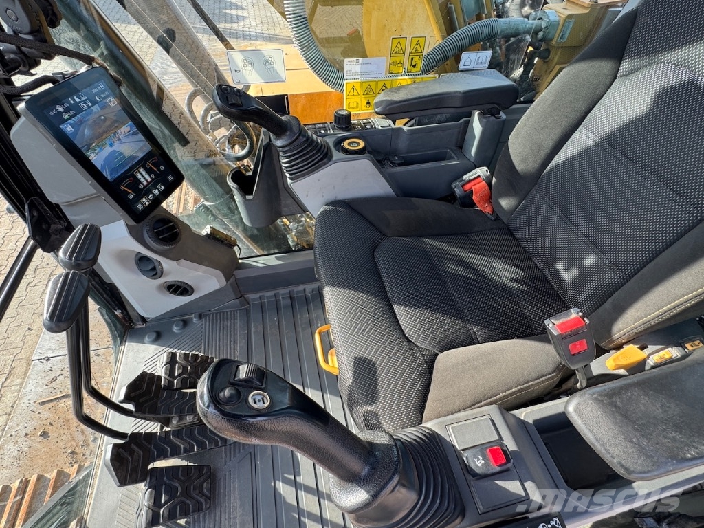 CAT 320 Rupsgraafmachines