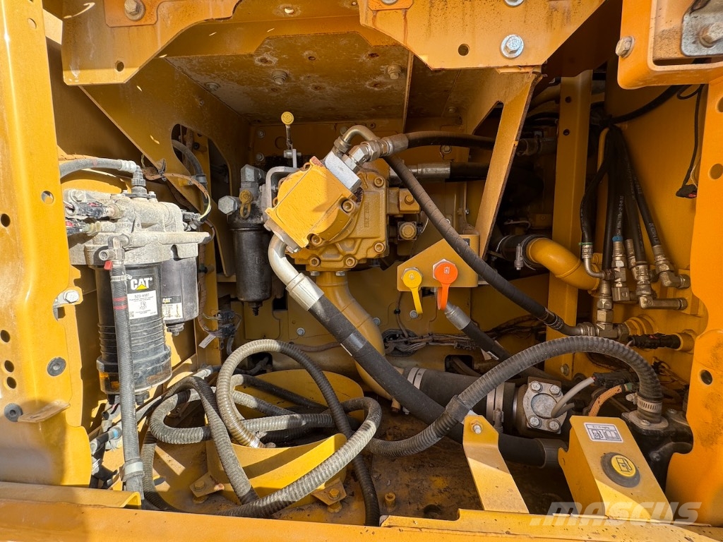 CAT 320 Rupsgraafmachines