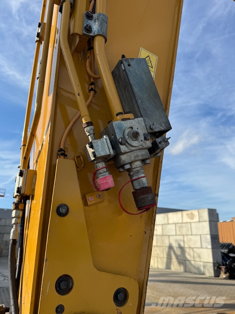 CAT 320 Rupsgraafmachines