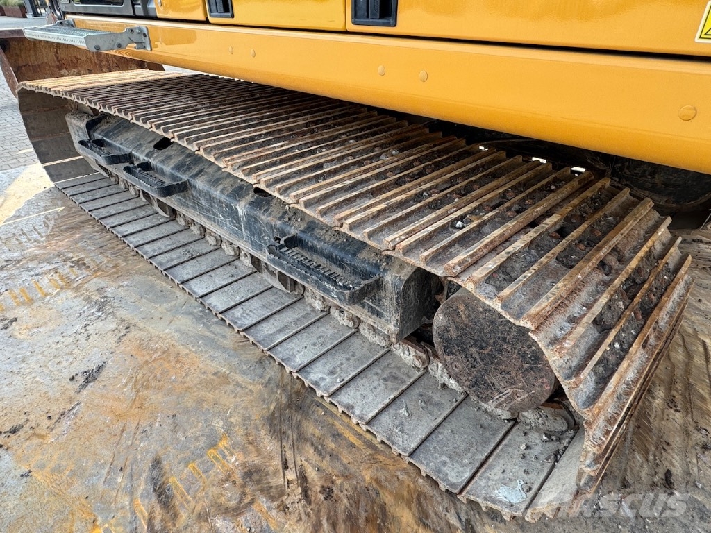 CAT 320 Rupsgraafmachines