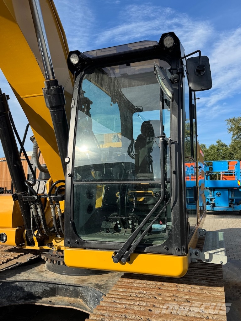 CAT 320 Rupsgraafmachines