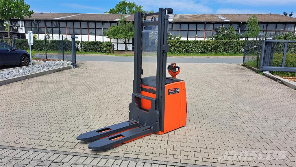 Linde L20 Stand-in stackers
