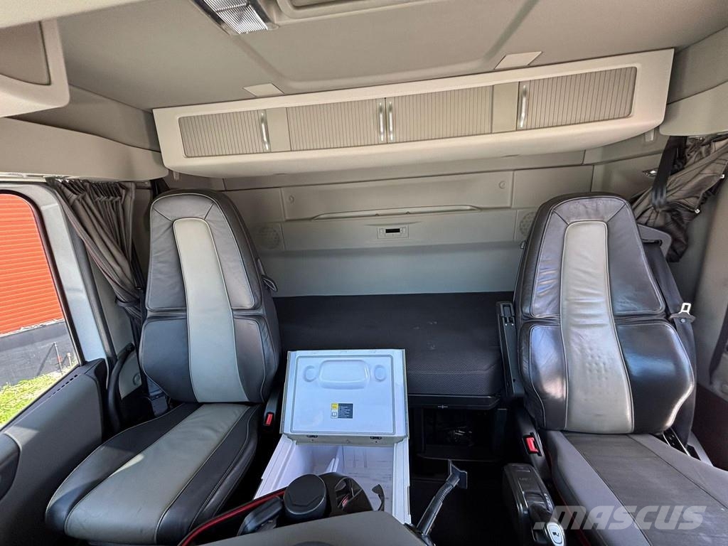 Volvo FH 540 6x2*4 HIAB XR 21 ton / L=5650 mm / RETARDER Camiones polibrazo