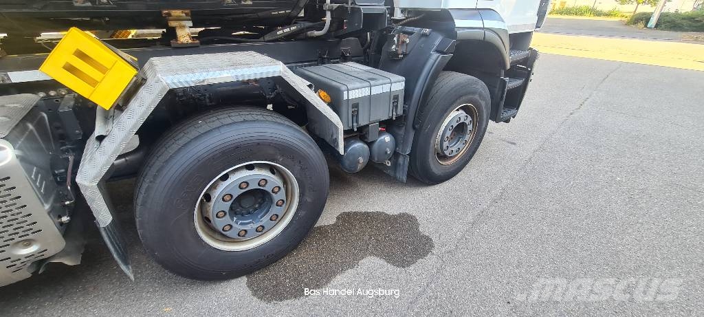 Iveco Stralis 460 X-Way Thermo Mulde 8X4 D-FZ TOP Koukkulava kuorma-autot