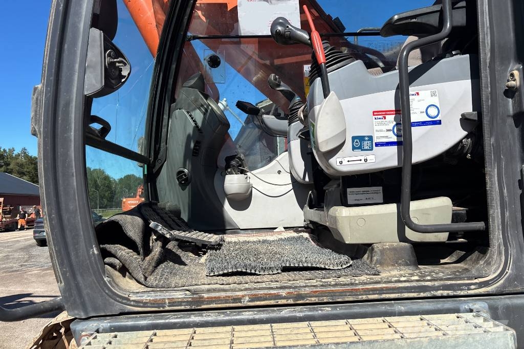 Hitachi ZX 300 LC-6 Bandgrävare