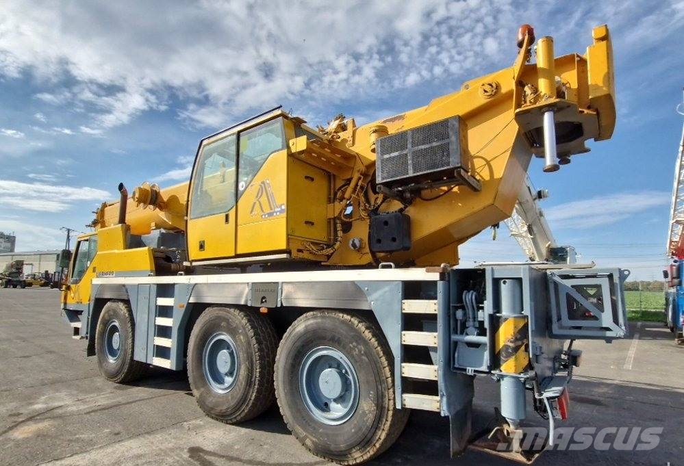 Liebherr LTM1055/1 mobile crane Celtņi nelīdzenām virsmām