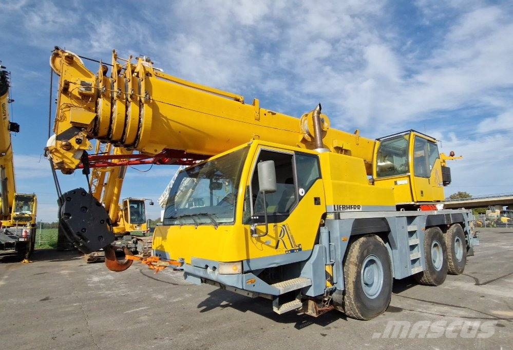 Liebherr LTM1055/1 mobile crane Celtņi nelīdzenām virsmām