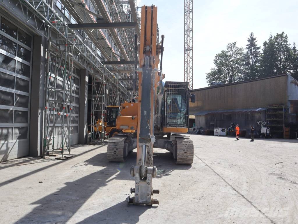 Liebherr R 936 LC Bandgrävare