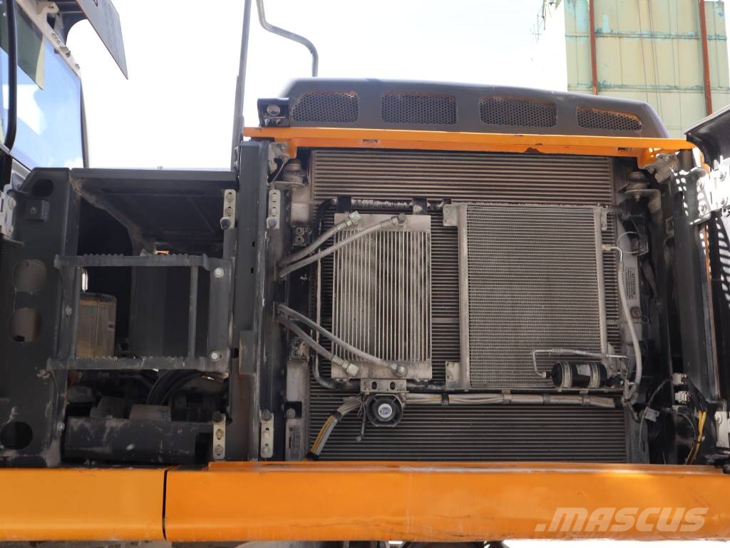 Liebherr R 936 LC Bandgrävare