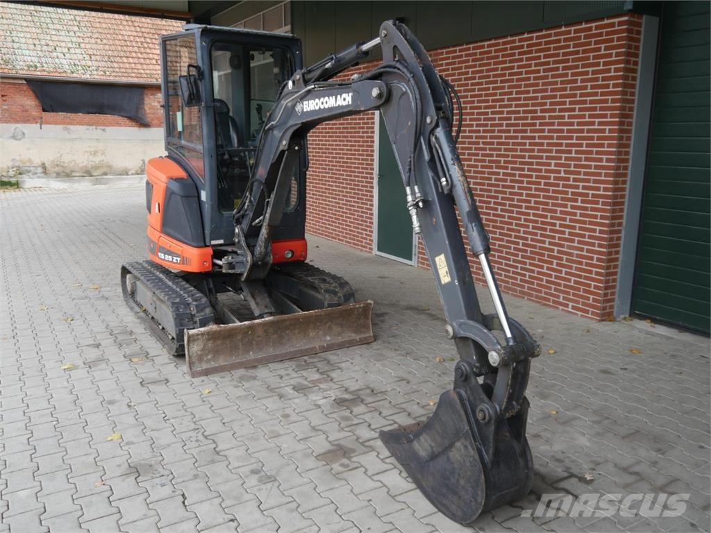 Case IH Eurocomach ES25ZT حفارات صغيرة أقل من 7 طن (حفارات صغيرة)