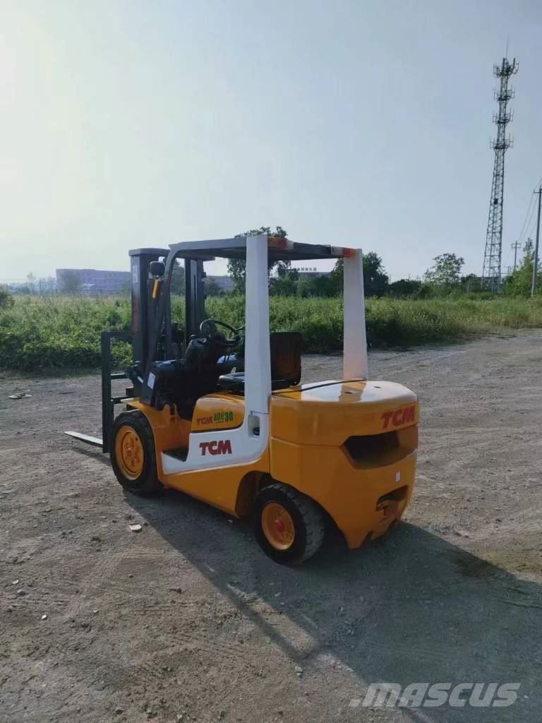 TCM FD30 شاحنات الديزل
