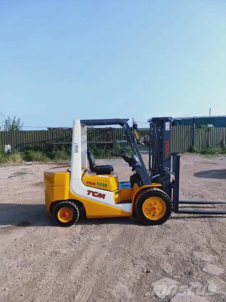 TCM FD30 شاحنات الديزل