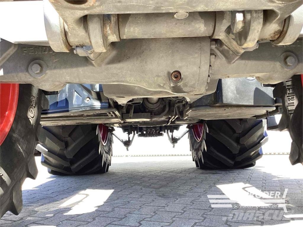 Fendt 824 VARIO S4 PROFI PLUS Traktoren
