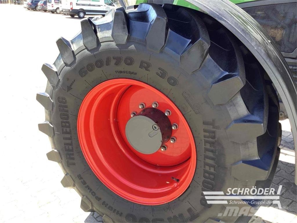 Fendt 824 VARIO S4 PROFI PLUS Traktoren