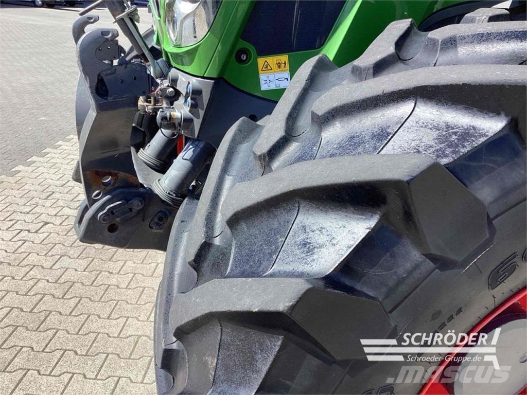 Fendt 824 VARIO S4 PROFI PLUS Traktoren