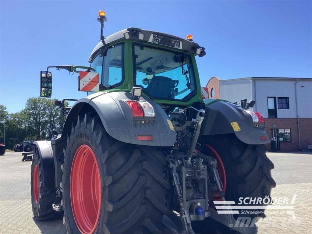 Fendt 824 VARIO S4 PROFI PLUS Traktoren