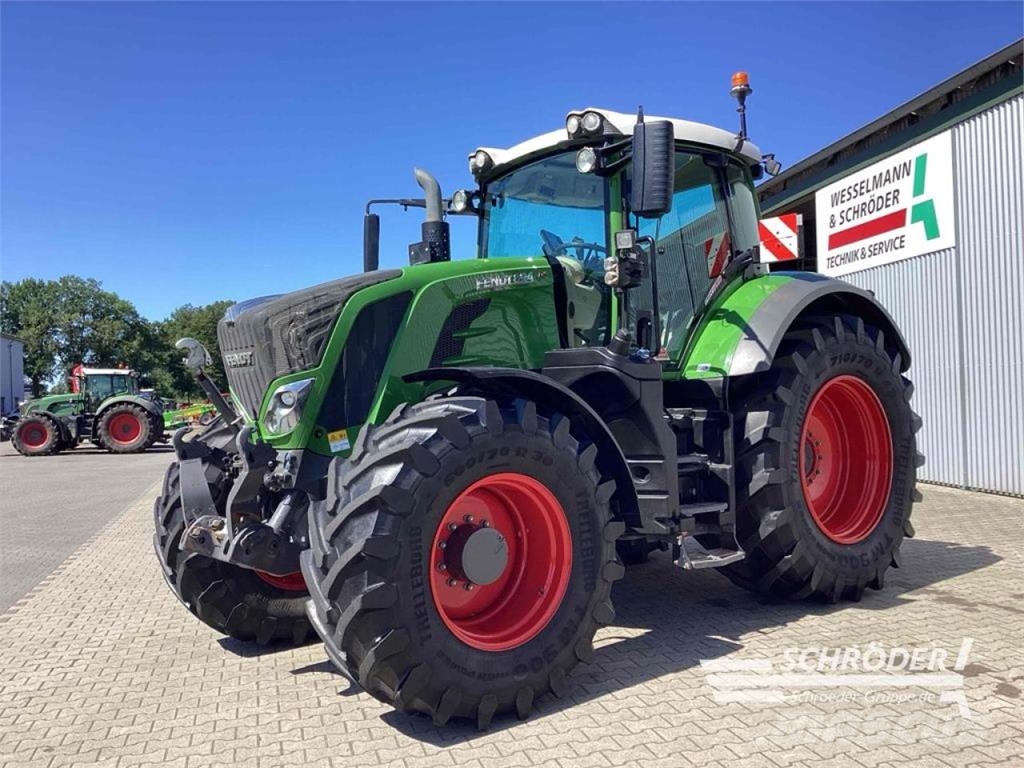 Fendt 824 VARIO S4 PROFI PLUS Traktoren