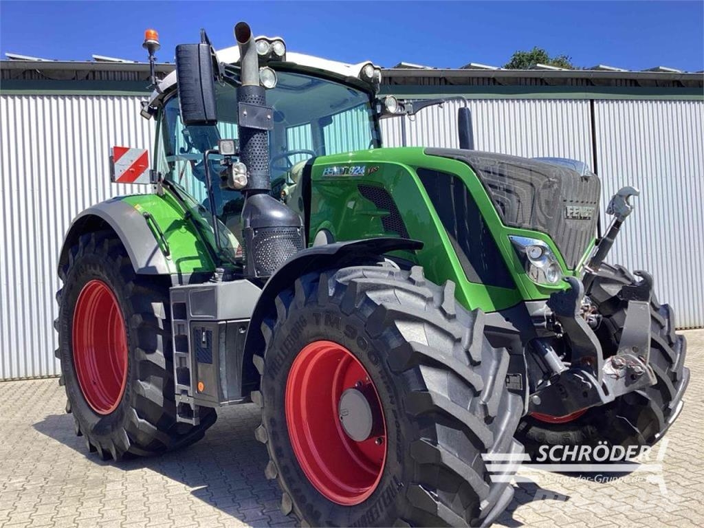 Fendt 824 VARIO S4 PROFI PLUS Traktoren