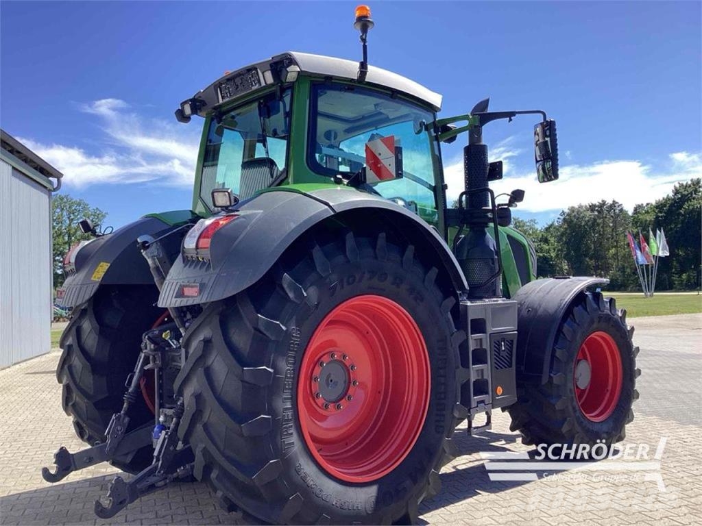 Fendt 824 VARIO S4 PROFI PLUS Traktoren