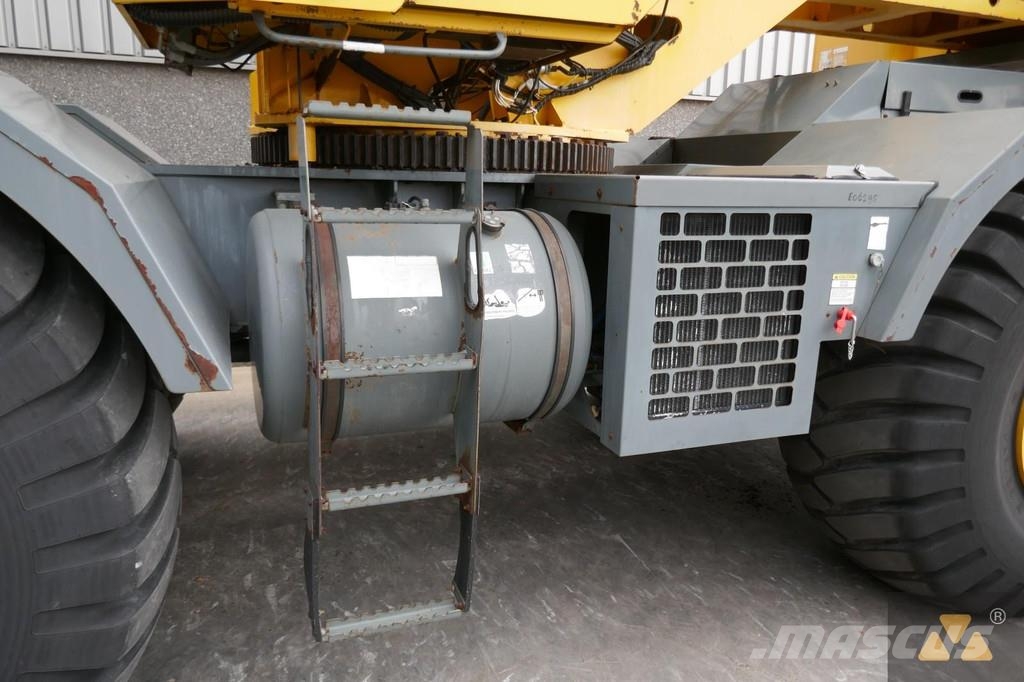 Grove RT700E Celtņi nelīdzenām virsmām