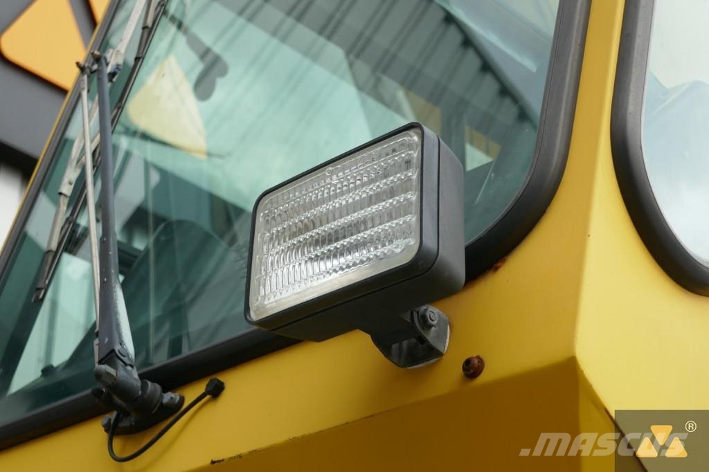 Grove RT700E Celtņi nelīdzenām virsmām