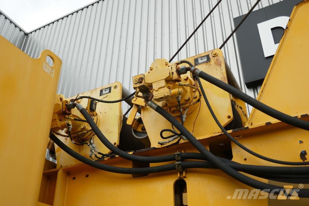Grove RT700E Celtņi nelīdzenām virsmām