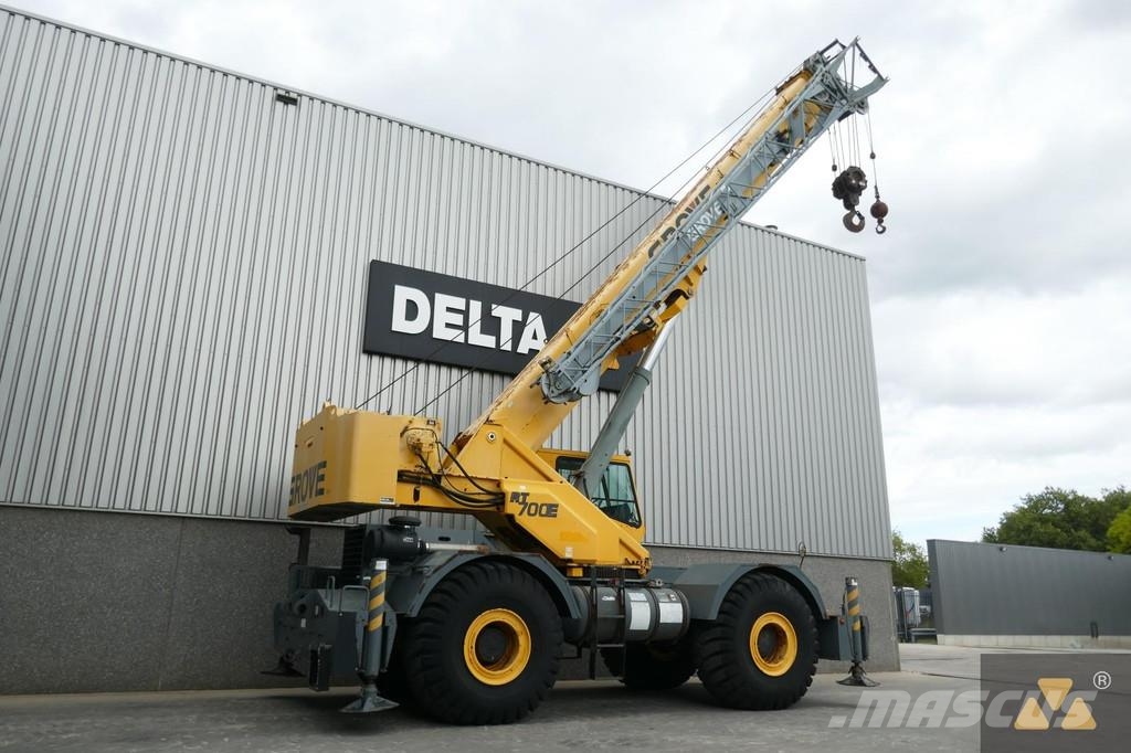 Grove RT700E Celtņi nelīdzenām virsmām