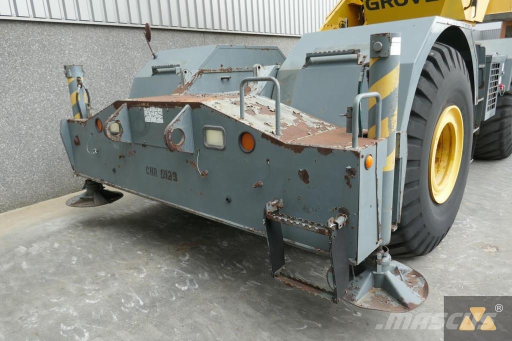 Grove RT700E Celtņi nelīdzenām virsmām