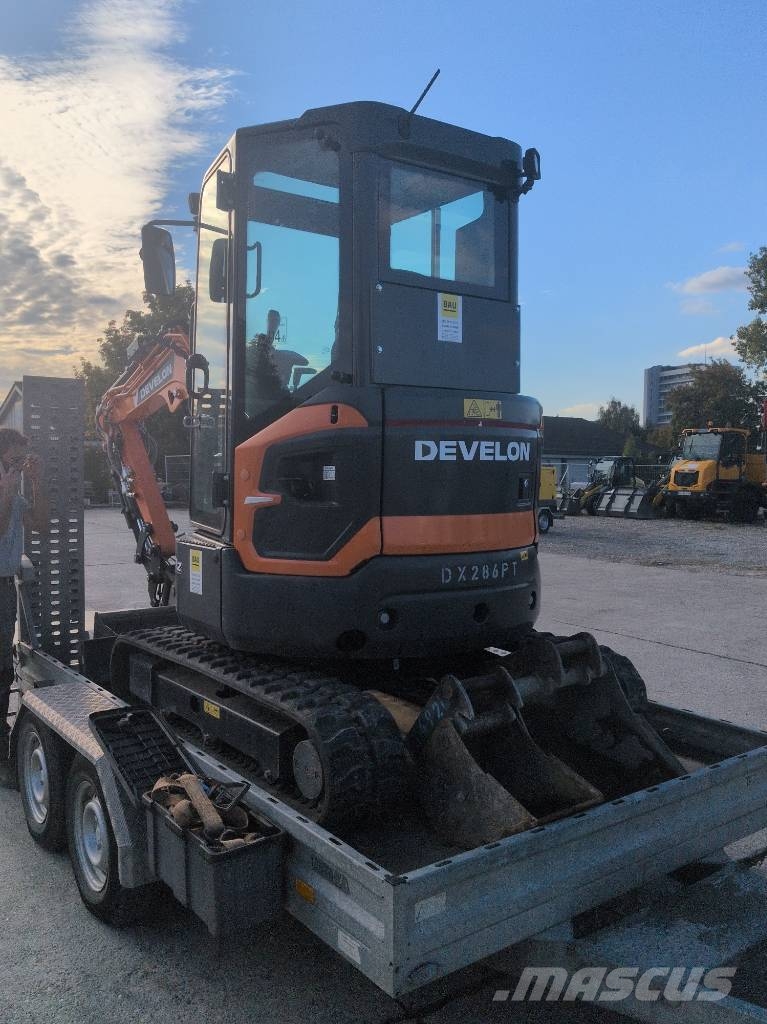 Develon Kurzheckbagger DX 27 Z-7 Kāpurķēžu ekskavatori