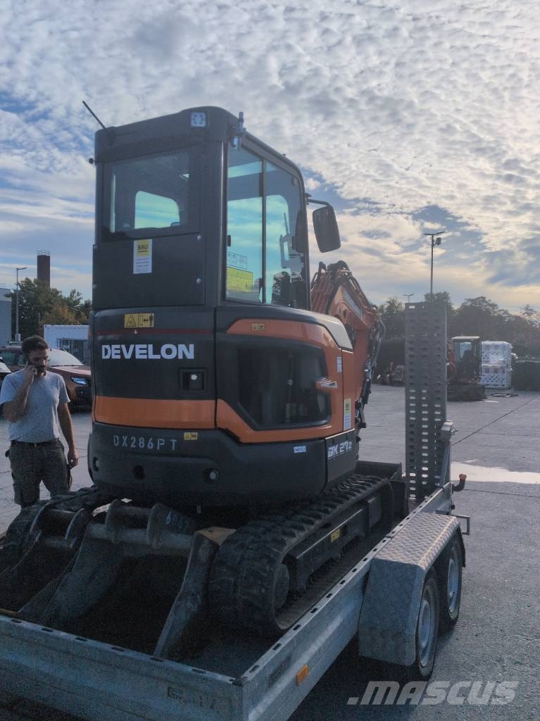 Develon Kurzheckbagger DX 27 Z-7 Kāpurķēžu ekskavatori