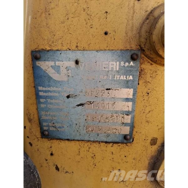 Venieri 2.23 Товарач със заден ексватор