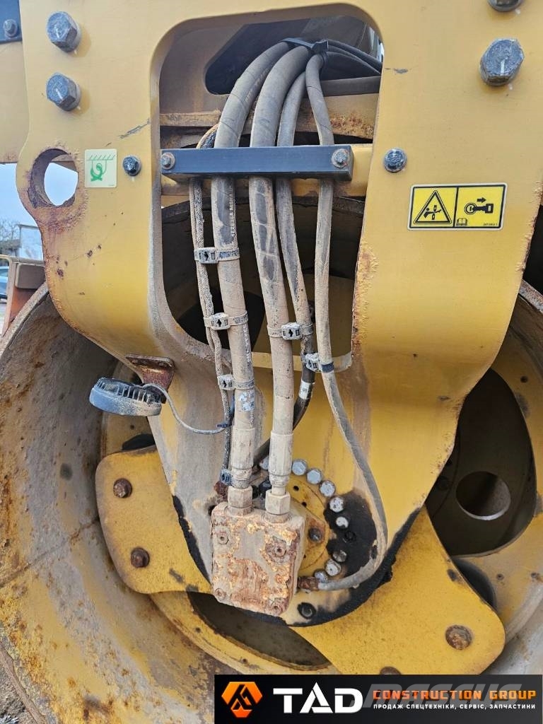 CAT CB 7 其他压路机
