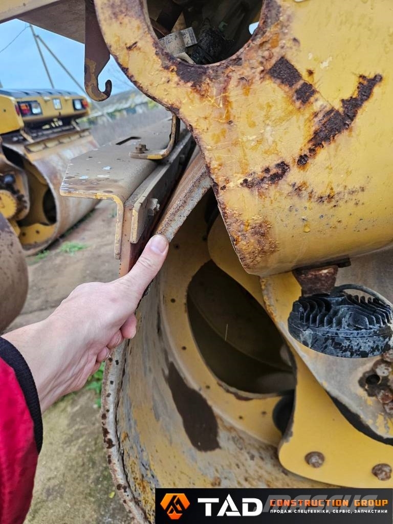 CAT CB 7 其他压路机