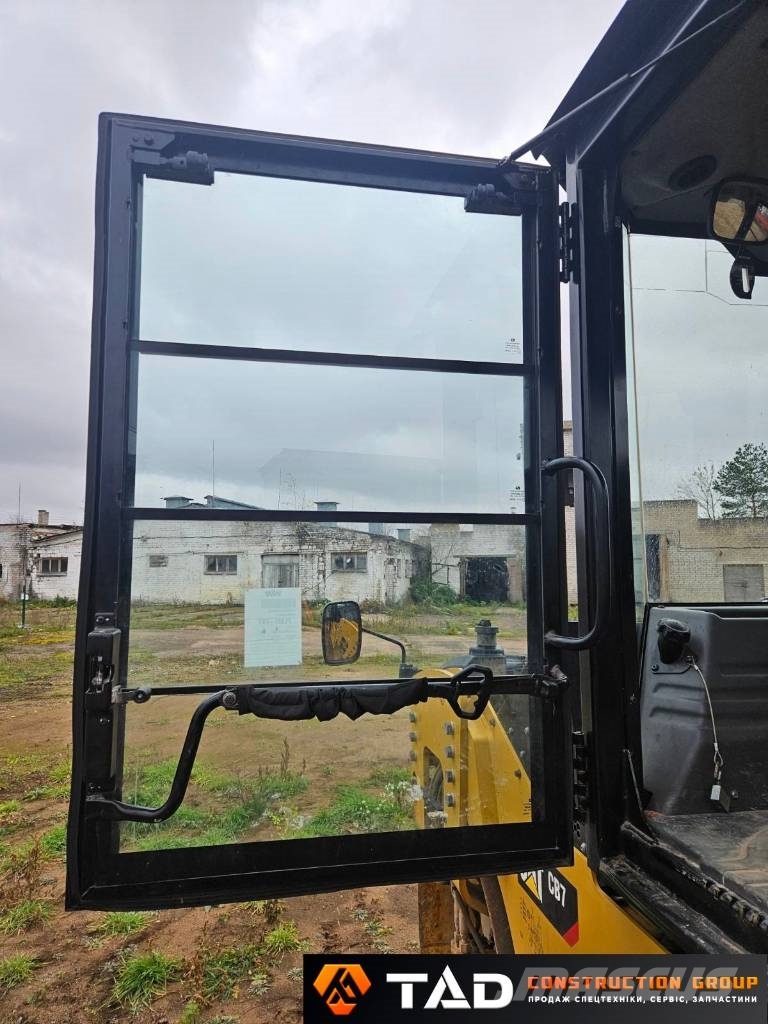 CAT CB 7 其他压路机