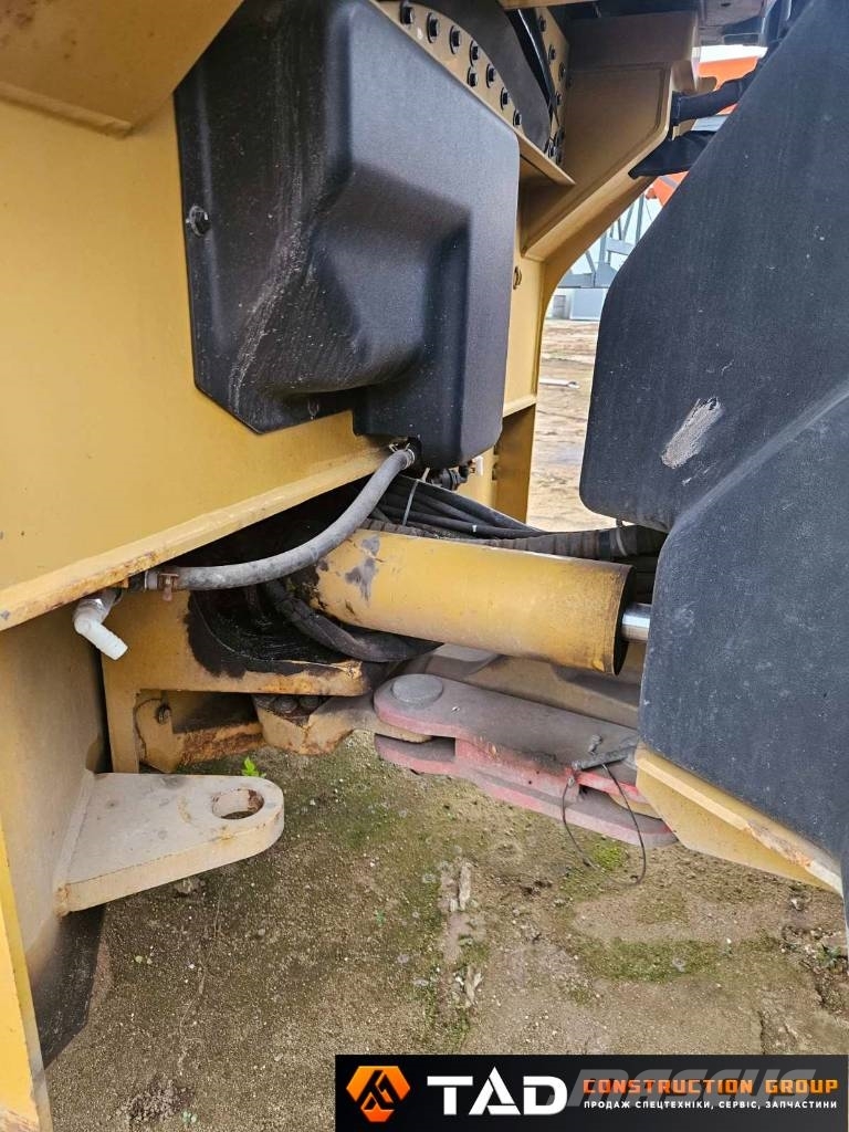 CAT CB 7 其他压路机