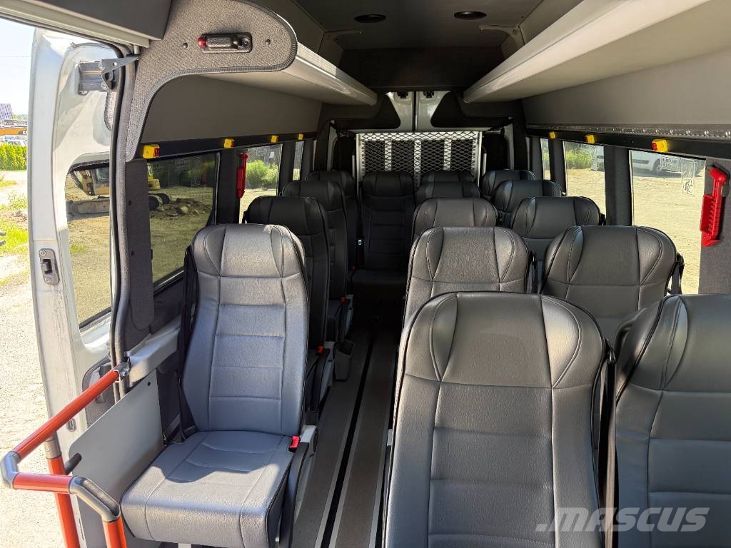 Renault Master. 2 Units! Minibusser