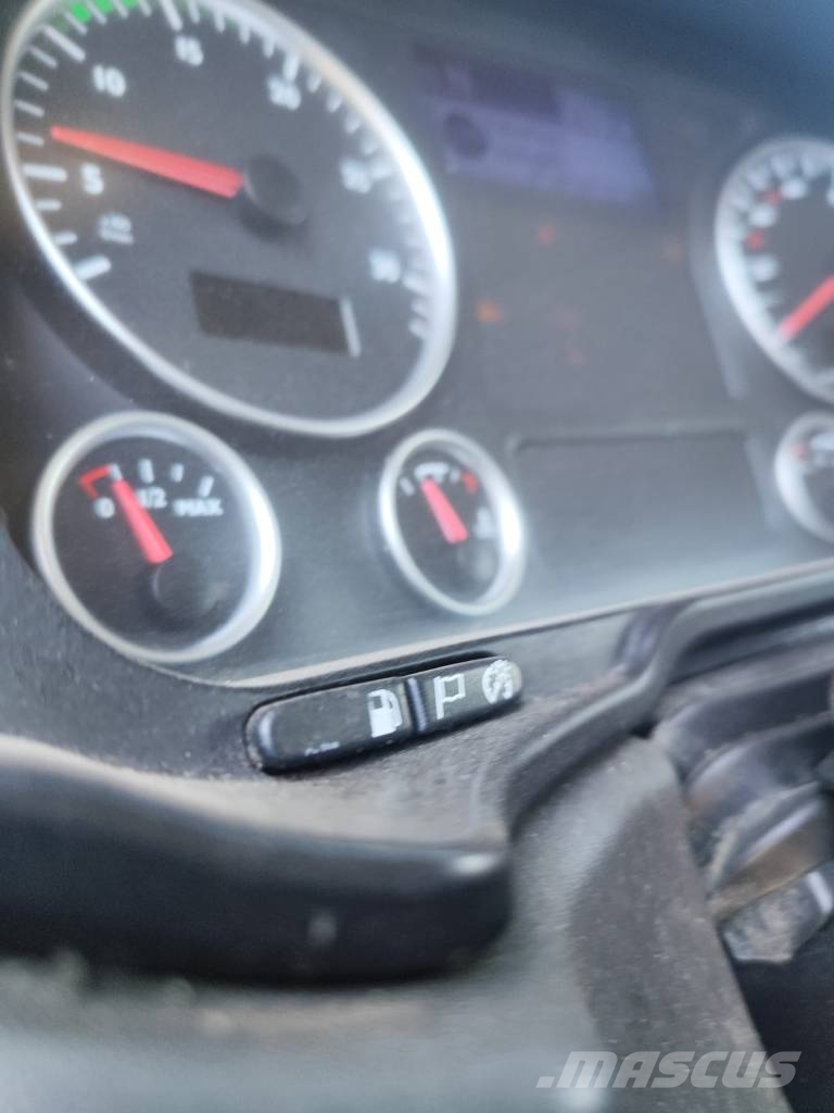 MAN TGX 35.440 Kamioni s ravnim pločom / vitlom