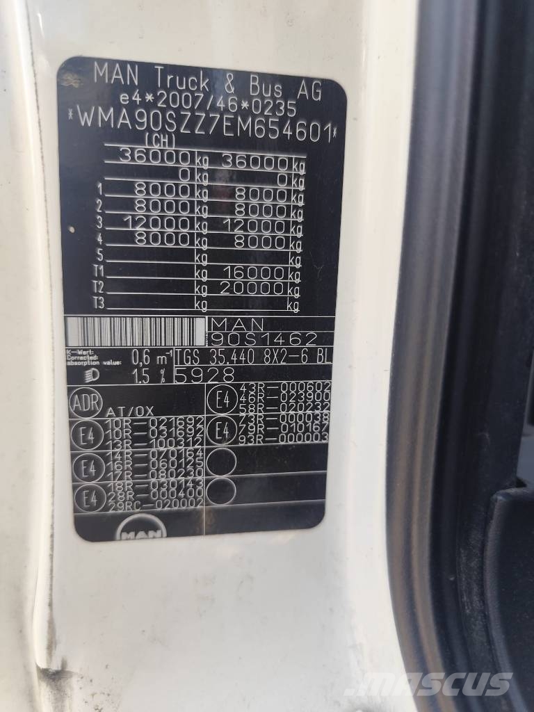 MAN TGX 35.440 Kamioni s ravnim pločom / vitlom