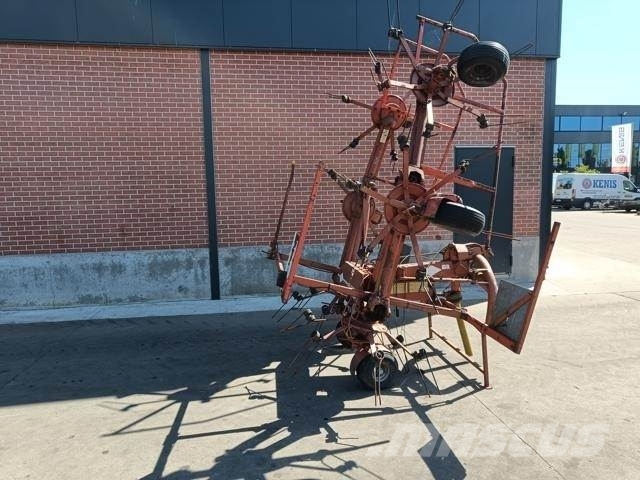 Kuhn GF6301 MH 耙與翻草機