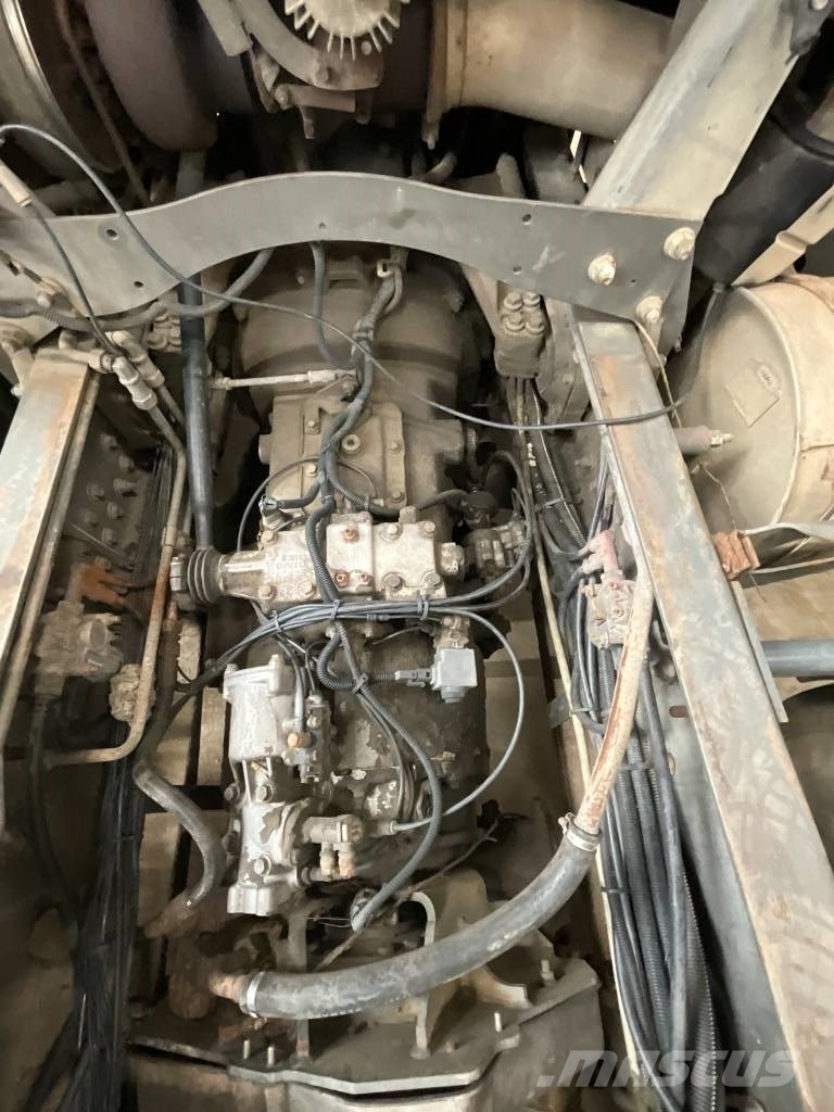Volvo FH 16 520 8X4 Rol kiper kamioni sa kukom za podizanje tereta