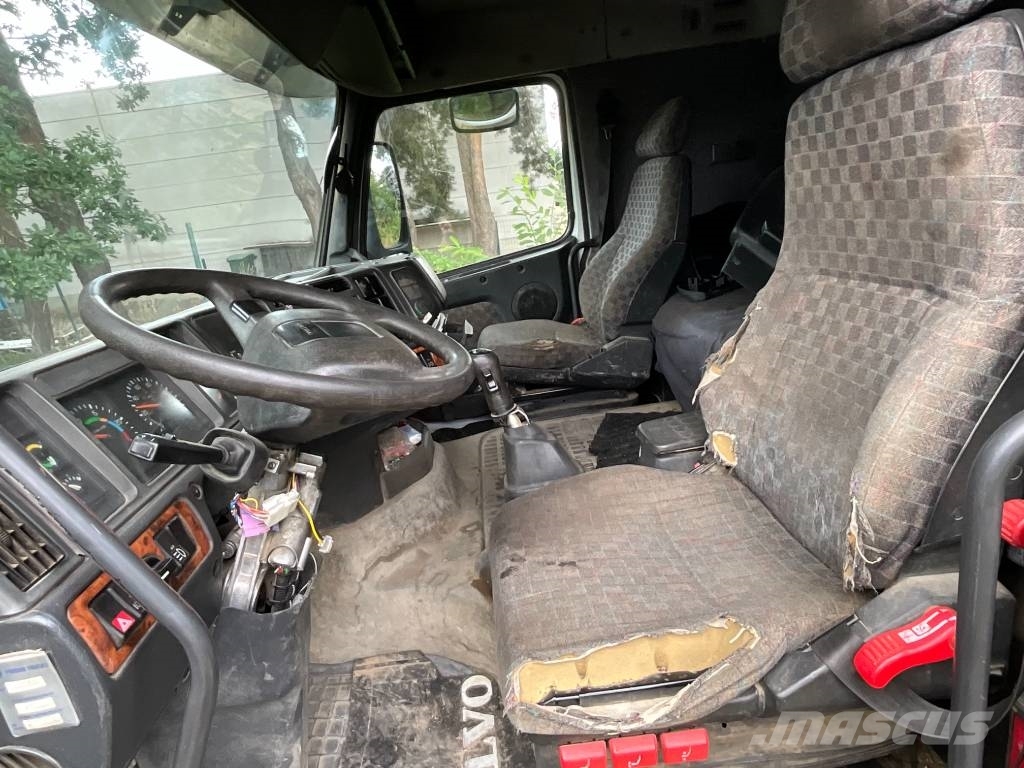 Volvo FH 16 520 8X4 Rol kiper kamioni sa kukom za podizanje tereta