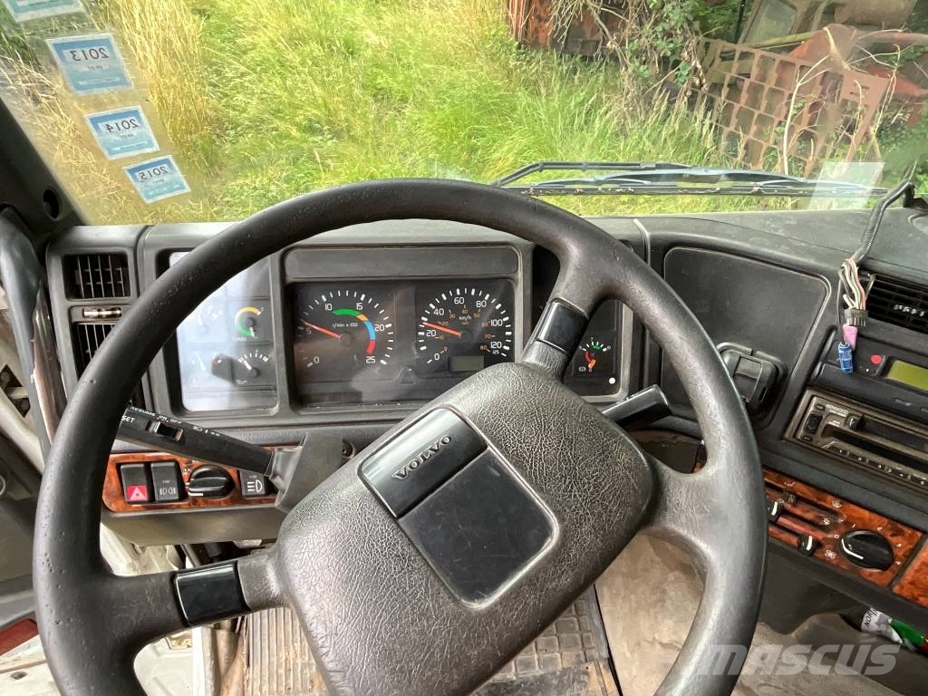 Volvo FH 16 520 8X4 Rol kiper kamioni sa kukom za podizanje tereta