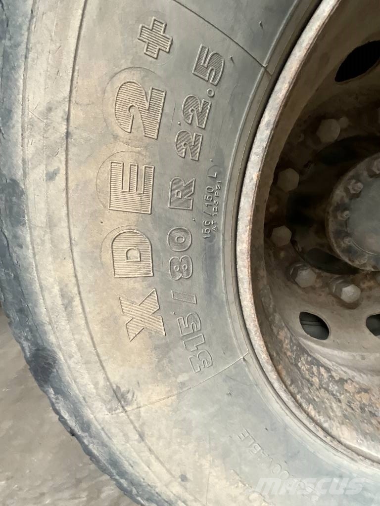 Volvo FH 16 520 8X4 Rol kiper kamioni sa kukom za podizanje tereta