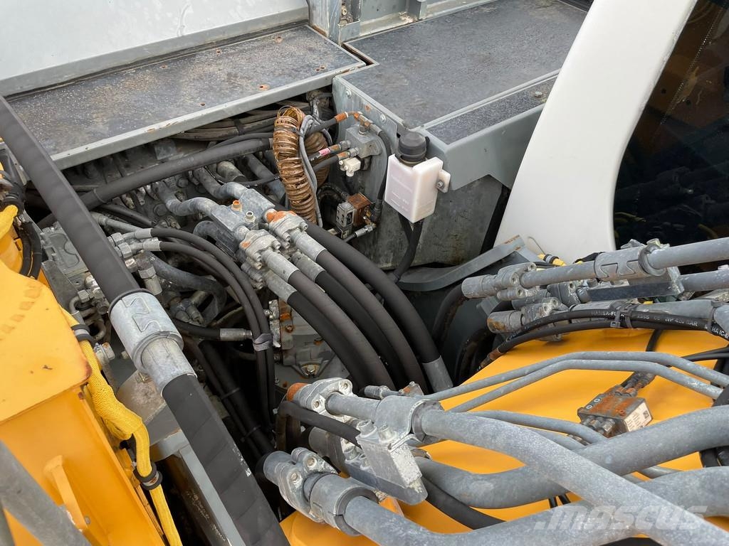 Liebherr R936NLC Escavadoras de rastos