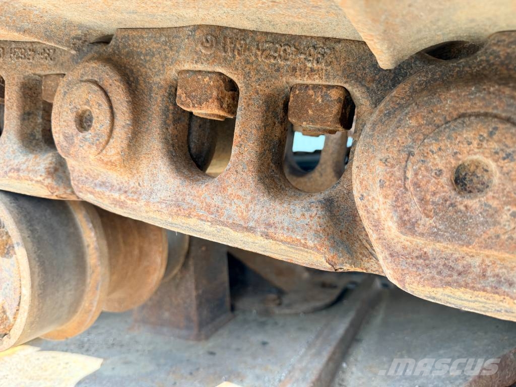 CAT 374D L Pelle sur chenilles
