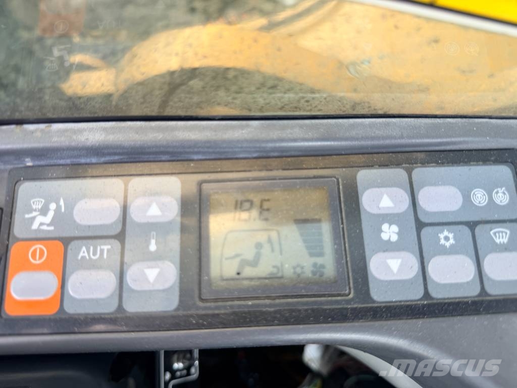 CAT 374D L Pelle sur chenilles