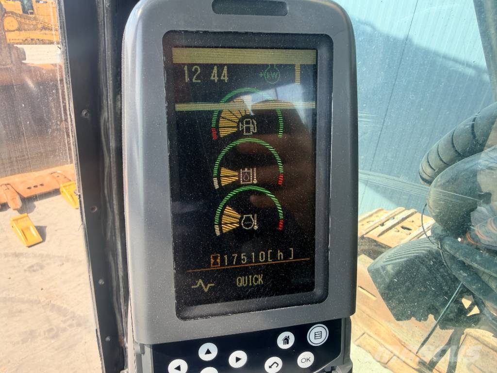 CAT 374D L Pelle sur chenilles