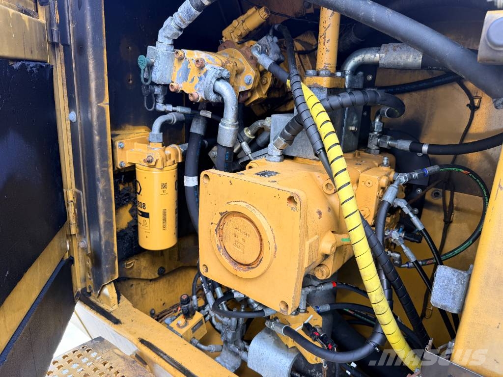 CAT 374D L Pelle sur chenilles