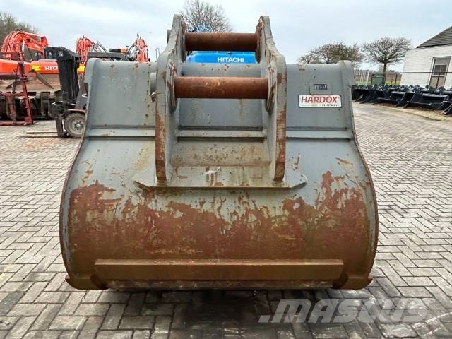 Hitachi ZX 690 Tandenbak Cucharones